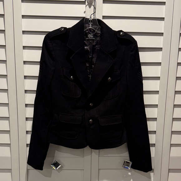 Tart Collections Jackets & Blazers - Tart Collections NWOT Wool lined Black Military-Style Jacket with shoulder Pads.